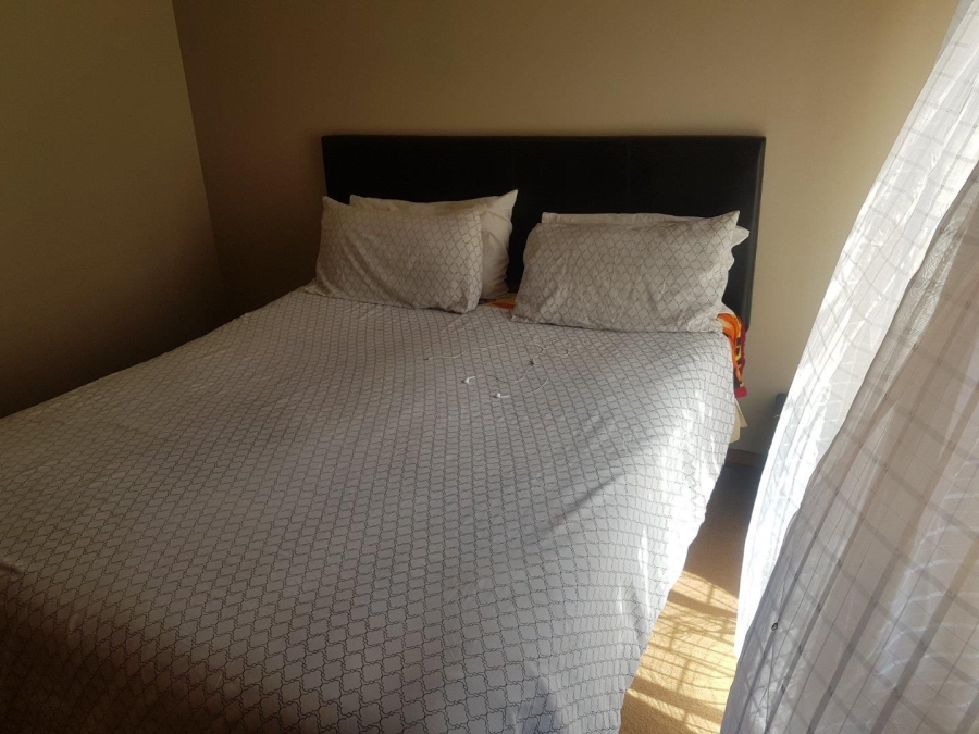 2 Bedroom Property for Sale in Kannoniers Park North West